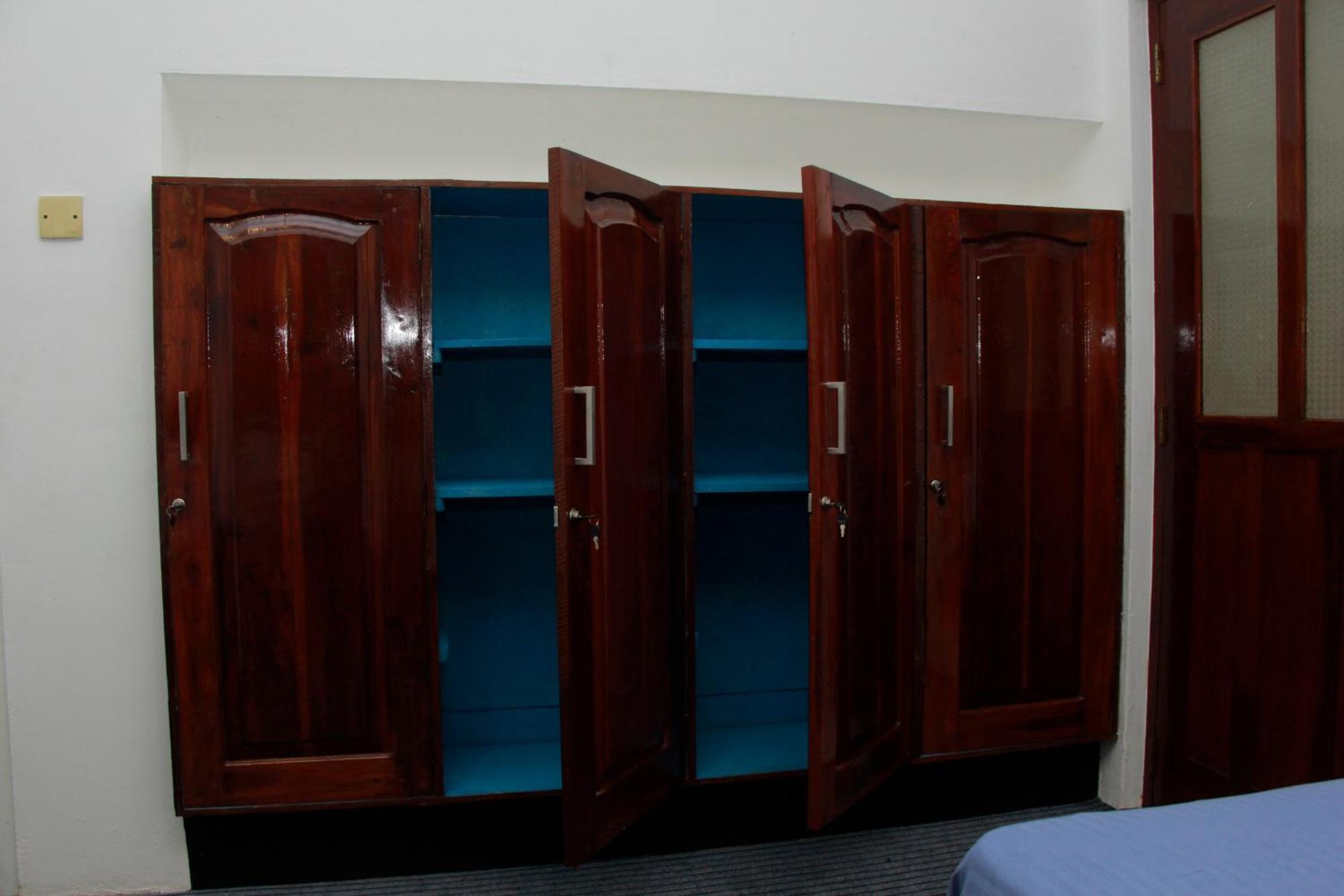 Traveler'S Haven Hostel At Colombo Intl Airport 카투나야크 외부 사진